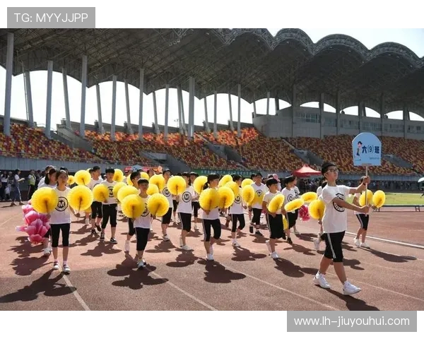 豆足球围巾设计创新展现时尚潮流与运动激情完美融合